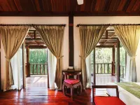 Maison Dalabua Hotels near Chomphet
