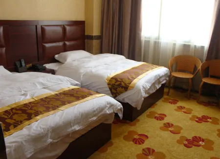 HONG  YAN  HOTEL Отели рядом со станцией Luoping Railway Station