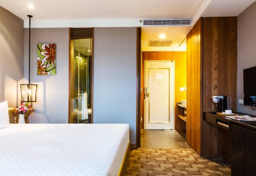 1. 퍼시픽 비즈니스..