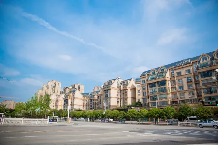 Kaiyang Tianping Hotel (High-speed Railway Station Jinhu Center)