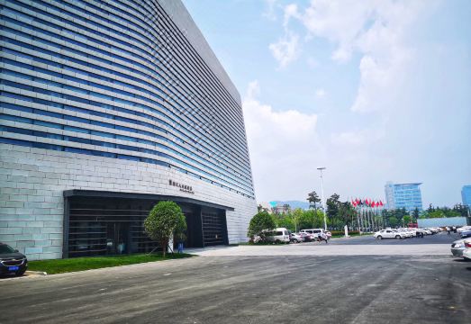 칭다오 하이톈 대극장 호텔