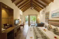 Reethi Faru Resort Hotels in Maduvvari