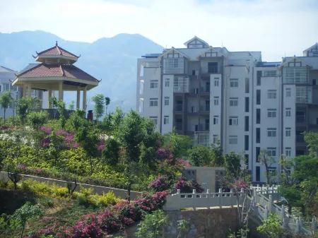 Miyi Tuanbaoshan Kangyang Center Accommodation Отели рядом с достопримечательностью «Miyi Lisu Terraced Fields Scenic Area»
