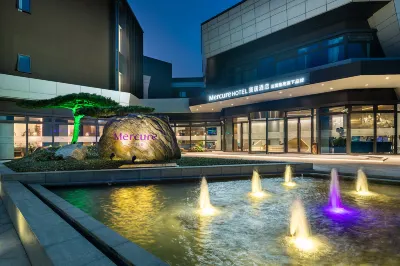 Mercure Hotel (Shanghai Hongqiao Exhibition and Convention Center) Hotels near BAILIAN OUTLETS PLAZA(QINGPU·SHANGHAI)