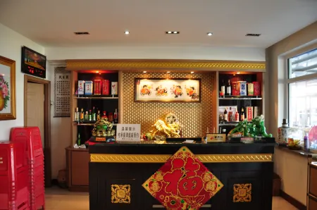 Donggang Zhonghua Holiday Hotel Отели рядом с достопримечательностью «Dalu Island»