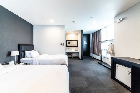 Gangneung Tourist Hotel