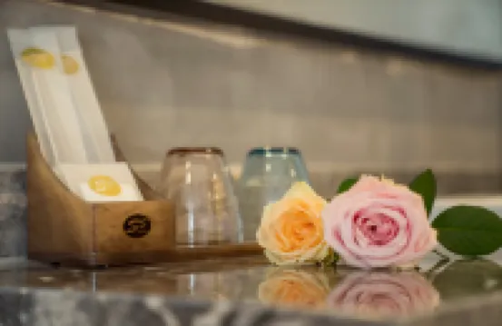 Sushi Boutique Hotel (Huaihai Middle Road Metro Station) Hotel berhampiran Taman Fuxing