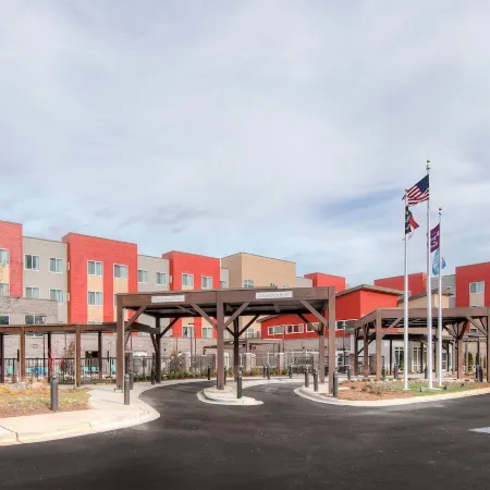 Fairfield Inn & Suites Charlotte Airport Отели рядом с достопримечательностью «Библиотека Билли Грэма»