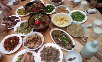 Jing County Xianrenju Hotel