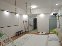 亳州金色阳光公寓 - 北欧风主题投影房