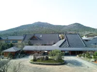 Tang Jingze Onsen Hotel