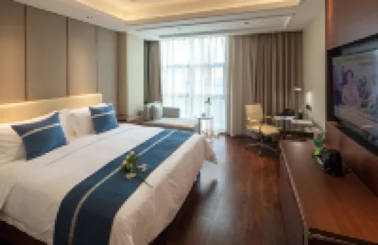 Skyline & Cloud Hotel