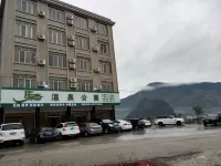 Eco Hot Spring Apartment Hotels near Jade Stone Forest