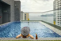 Aaron Hotel - Infinity Pools