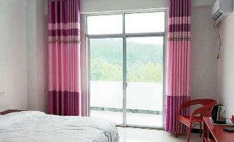 Dabie Mountain Lingyun Hotel