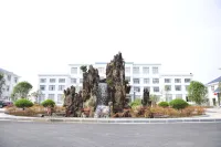 Huaihe Hotel (Huaibin Party School) - Pet friendly