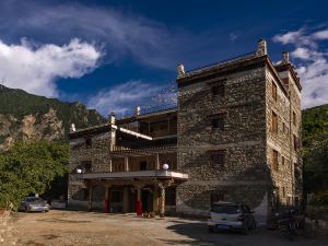 Jiaju Zangzhai Luobu Homestay