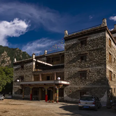 Jiaju Zangzhai Luobu Homestay
