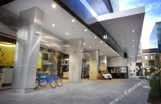 墨爾本奧爾森 - 藝術系列