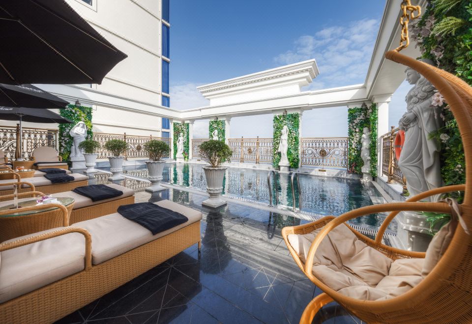 Monarque Hotel DanangOver view