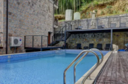 Mogan Mountain Xiaofeng Mujing Xiangye Hot Spring Hostel