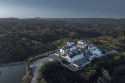 Lost Villa Отели рядом с достопримечательностью «Даншань Чжао»