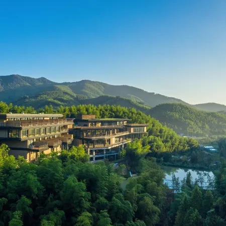 Huixin Retreats