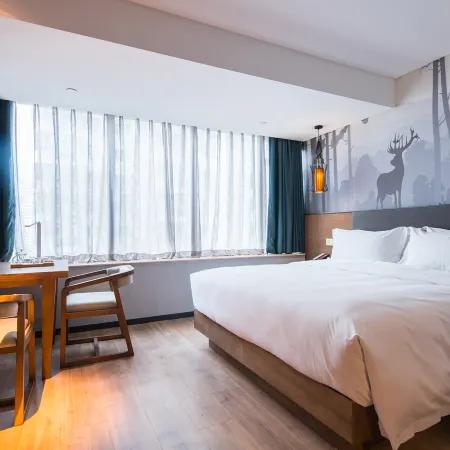 TRUE GO S Hotel (Shenzhen Convention & Exhibition Center Lianhe Plaza) Отели рядом с достопримечательностью «Контрольн-пропускной пункт Локмачау»