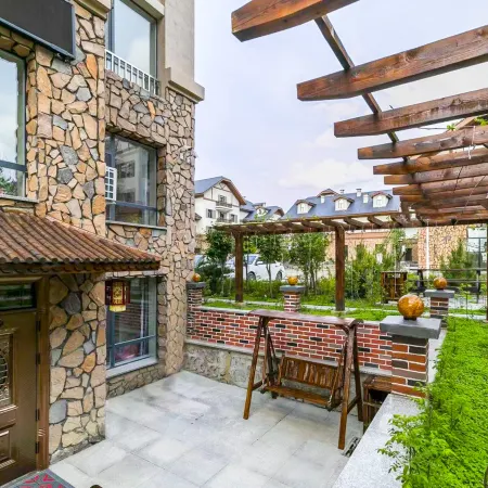 Linyuan Boutique Homestay (Changbai Mountain Chixi Tourist Transfer Center)