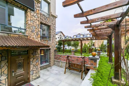 Linyuan Boutique Homestay (Changbai Mountain Chixi Tourist Transfer Center)