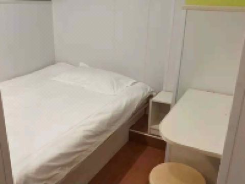 易佰良品酒店(上海复旦儿科医院南方商城店) - 大床房A