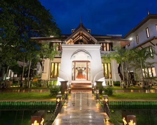 Shinnabhura Historic Boutique Hotel Hotels near Chan Palace
