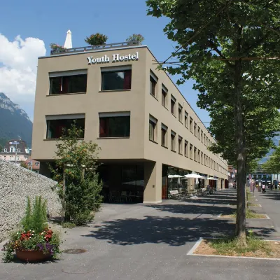 因特拉肯青年旅舍 Interlaken-Ost火車站附近的飯店