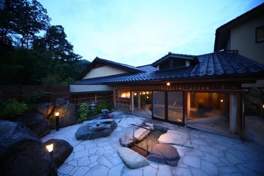 金泽汤涌温泉 汤之出旅馆