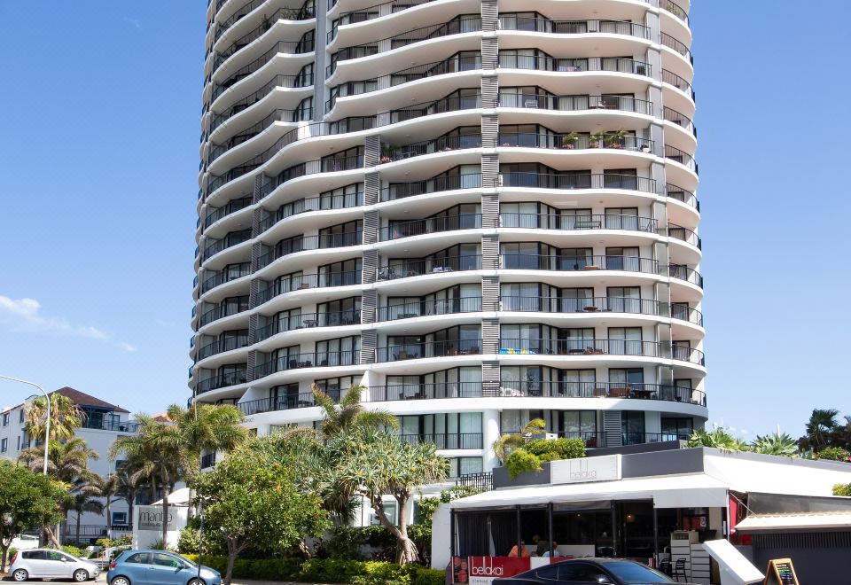 Mantra Coolangatta Beach HotelOver view
