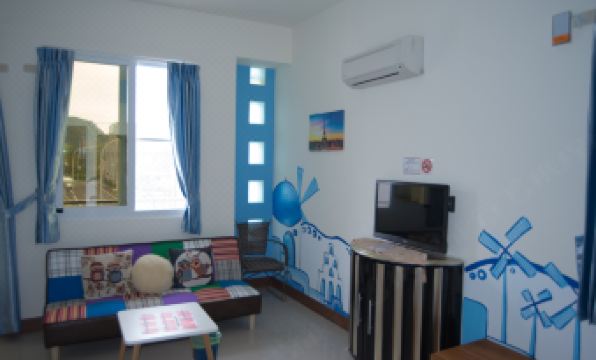 Taitung Car Stack Bed and Breakfast