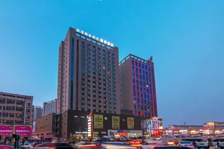 Homeinn Plus Hotel (Shenyang Shenbei University Town Shenbei Huaqiang Square) Отели рядом с достопримечательностью «Shenyang Institute of Engineering»