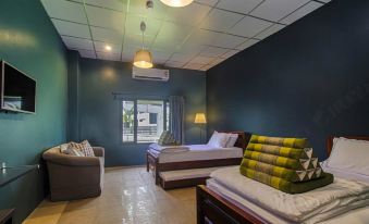 Hom Hostel & Cooking Club