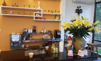 Sayan Four Seasons Bed and Breakfast
