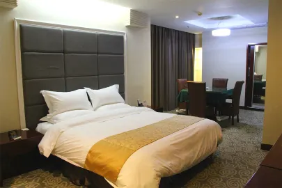 南通濠河ファッショナブルホテル（濠河景勝地和平橋地下鉄駅