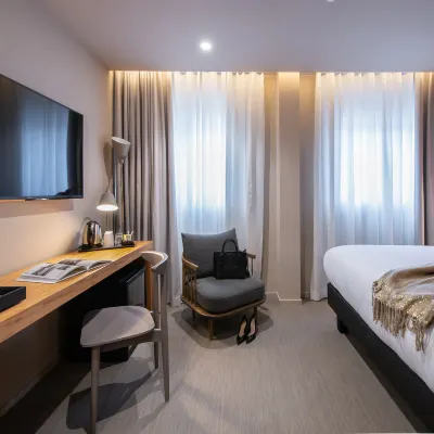 9Hotel Paquis Отели рядом с достопримечательностью «Железнодорожный вокзал Корнавин»
