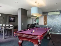 إيفولوشن أبارتمنتس Hotels near ميلتون