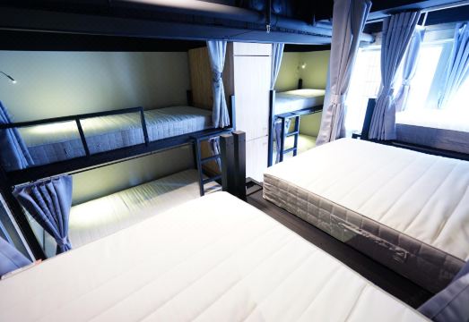 케이브맨 호스텔 공용 라운지