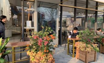 Foshan Tingxin Serviced Apartment (Shunde Country Garden Headquarters Building)