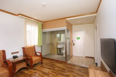 Preferred Hotel (Guangrao Yuehe Park Commercial Street) Отели рядом с достопримечательностью «Dongying Vocational College of Science and Technology (New Campus)»