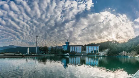 Fengda International Hotel Отели рядом с достопримечательностью «Fenghuangyuan»