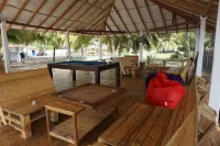 Valampuri Kite Resort Hôtels à : Eluwankulama