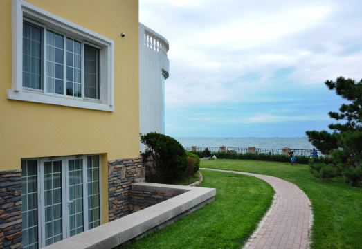 빌라 인 No.21 씨사이드의 조용한 정원과 외관