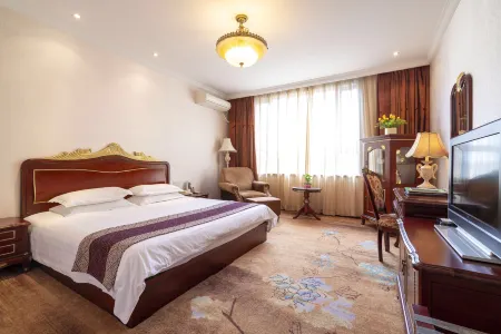 Xinhui Hotel Отели рядом с достопримечательностью «Longhua Temple»