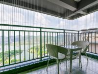 贵阳景里风情酒店 - 湖景按摩大床房